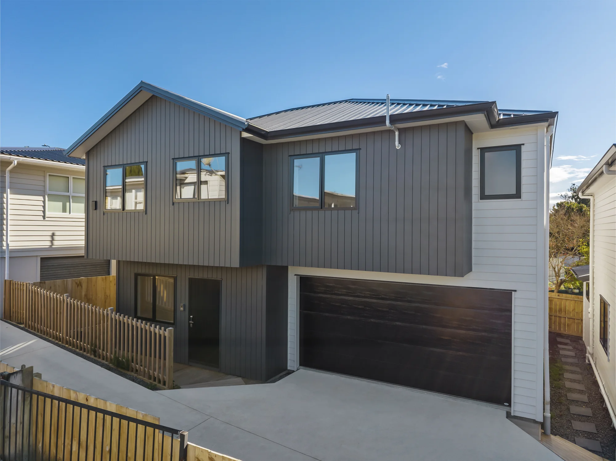 Pakuranga Heights 4房 最后一套!Title+CCC齐全,双车库全新现房不容错过! Brand New! Double Garage! Ready to Move In!