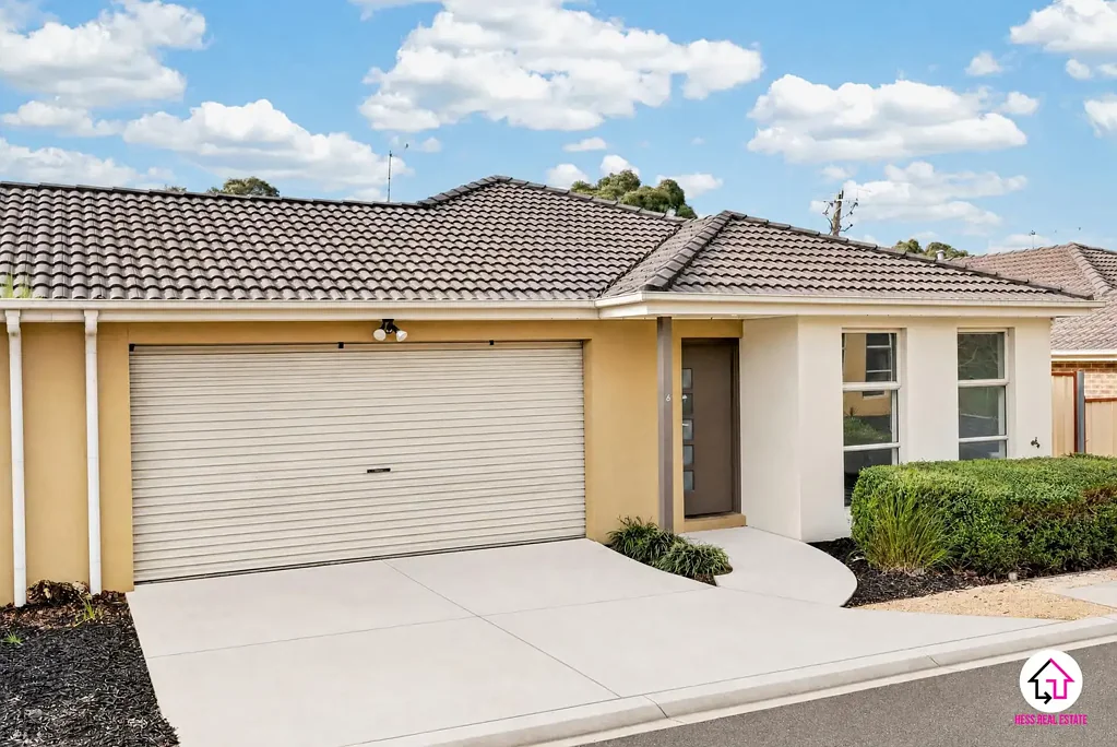 Wallan 3બેડરૂમ SPACIOUS THREE BEDROOM UNIT IN CENTRAL LOCATION