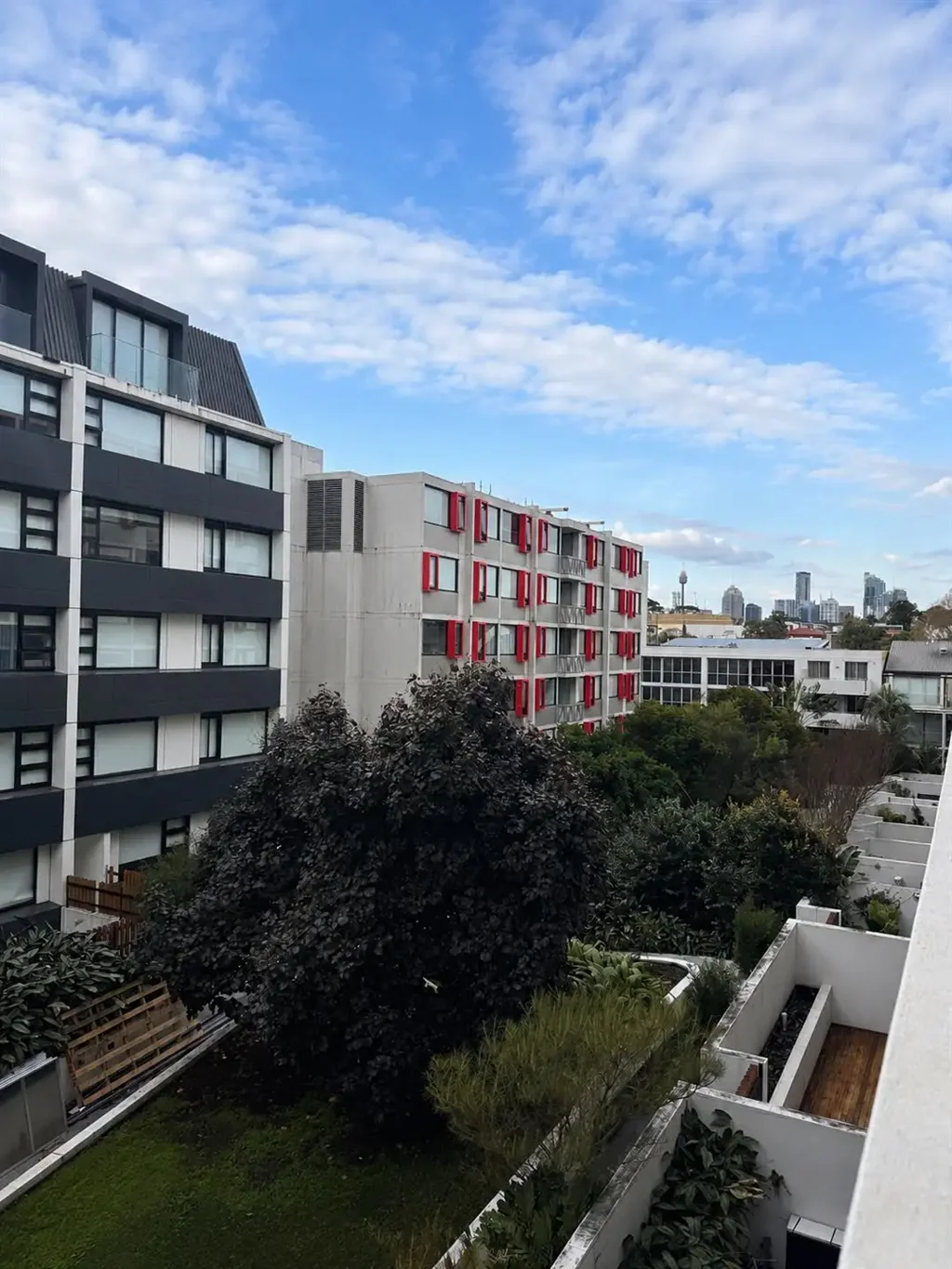 Camperdown 1Habitaciones Located in URBAN CAMPERDOWN this stylish 1 bedroom plus Multi-purpose room offers stunning city views!