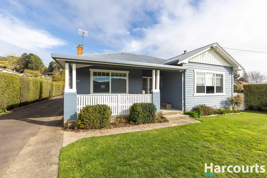 Forth 3房  Elegant Cottage with Separate Granny Flat on 1,121 m²