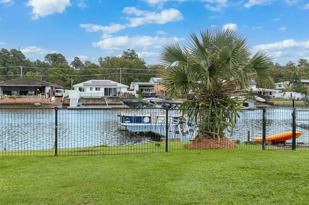 Tweed Heads West 5 Bedroom Large Family Waterfront Home With Endless Lifestyle Appeal