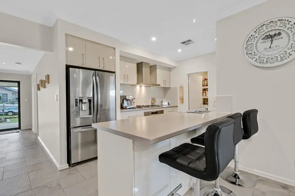 6 Sadler Circuit, Australind, WA 6233