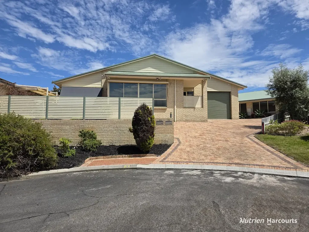 Spencer Park 3غرفة نوم Wake up to Ocean Views from both homes on the same title!