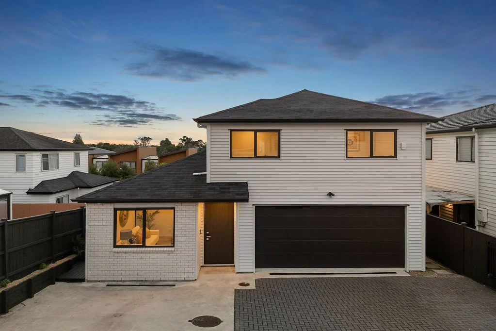 5 bedroom house in Flat Bush