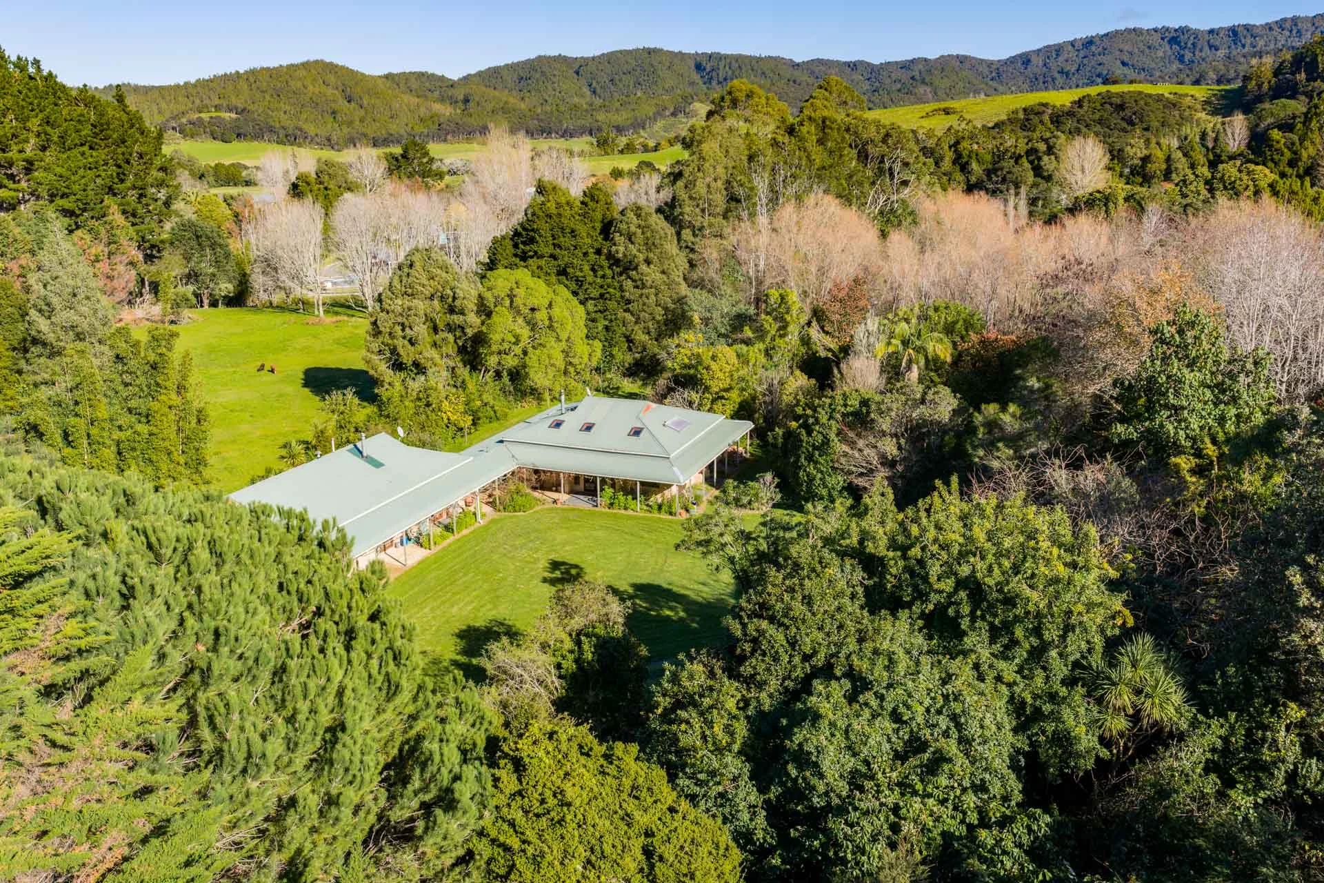 Mangawhai 2Zimmer Two Distinctive Buildings, One Extraordinary Property