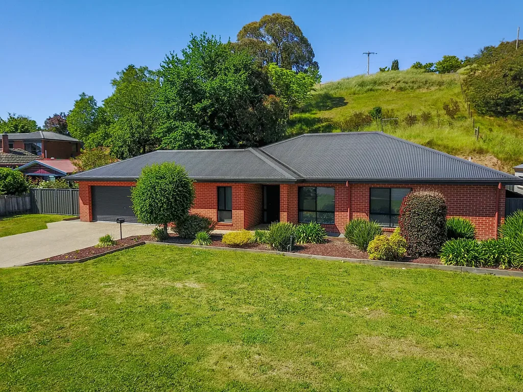 Myrtleford 3ห้องนอน Modern, Low-Maintenance Living in a Prime Location