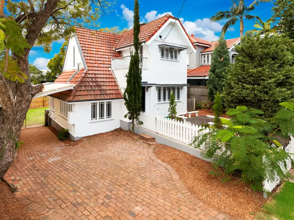 45 Hawthorne Road, Hawthorne, QLD 4171
