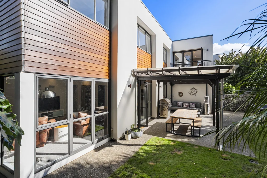 Mount Eden 4침실 Private North-Facing Family Sanctuary