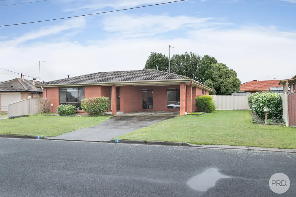 Wendouree 3 Slaapkamer Spacious Living in Wendouree, with Side Access