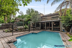 25 Herbert Crescent, Keilor East