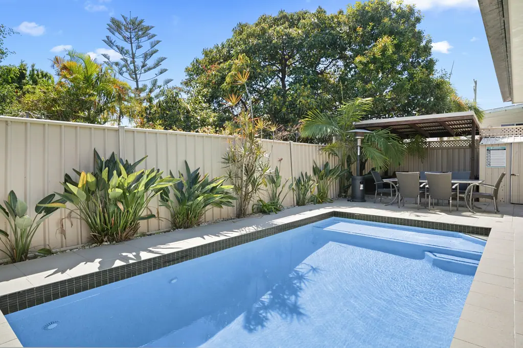 Renovated 3 Bedroom & Study, Family Home with a Pool!!