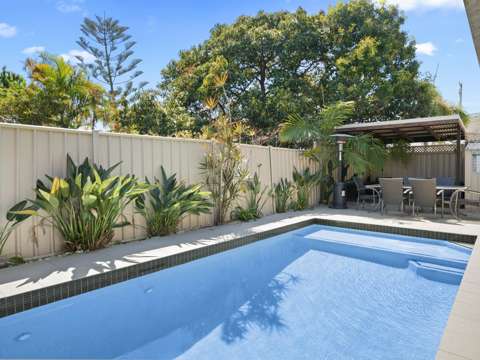 Renovated 3 Bedroom & Study, Family Home with a Pool!!