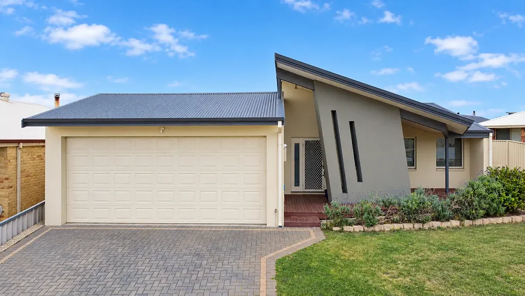 West Beach 4Kwarto Spacious Family Living with Parkside Appeal
