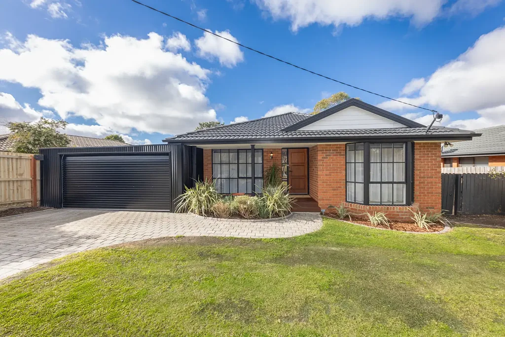 Sunbury 3房 便利地段的焕然一新生活 ully Renovated Living in a Convenient Location