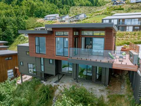 Queenstown 3房  Hilltop Haven - Epic lake view holiday home