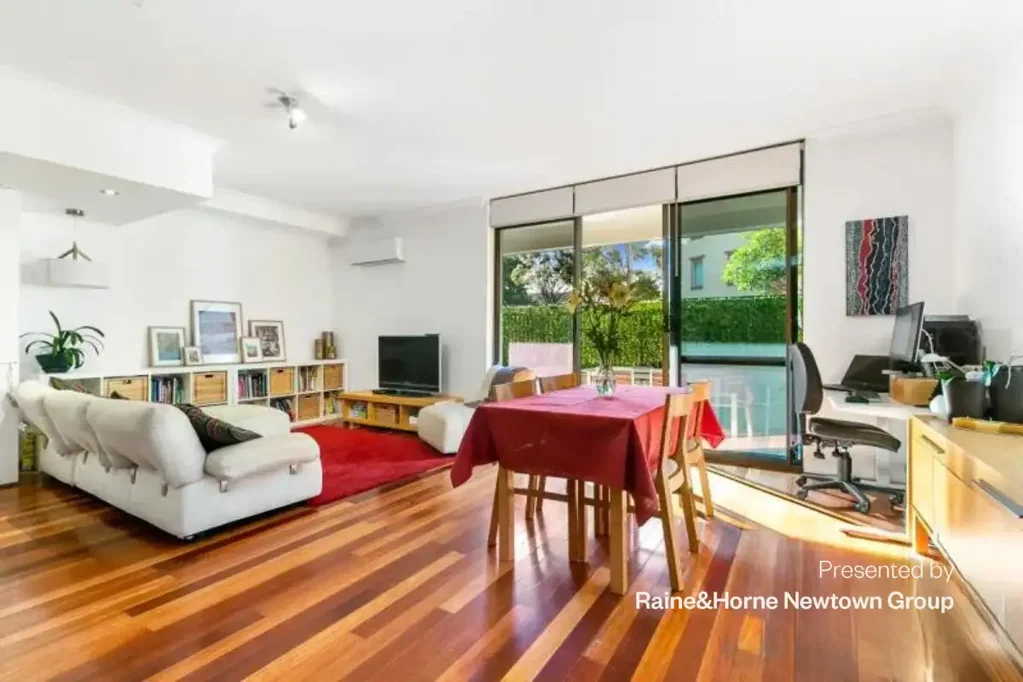 Expansive North Facing 2 bed courtyard apartment