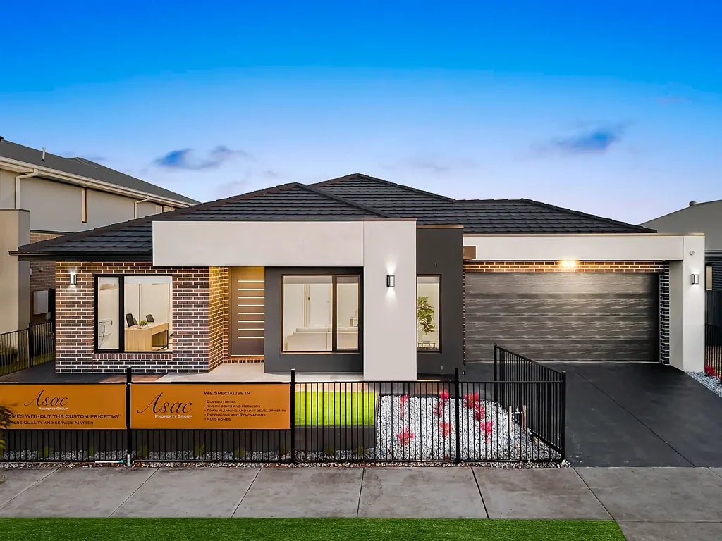 Weir Views 4 Bedroom Luxury Display Home Living on a Spacious 560m² Block