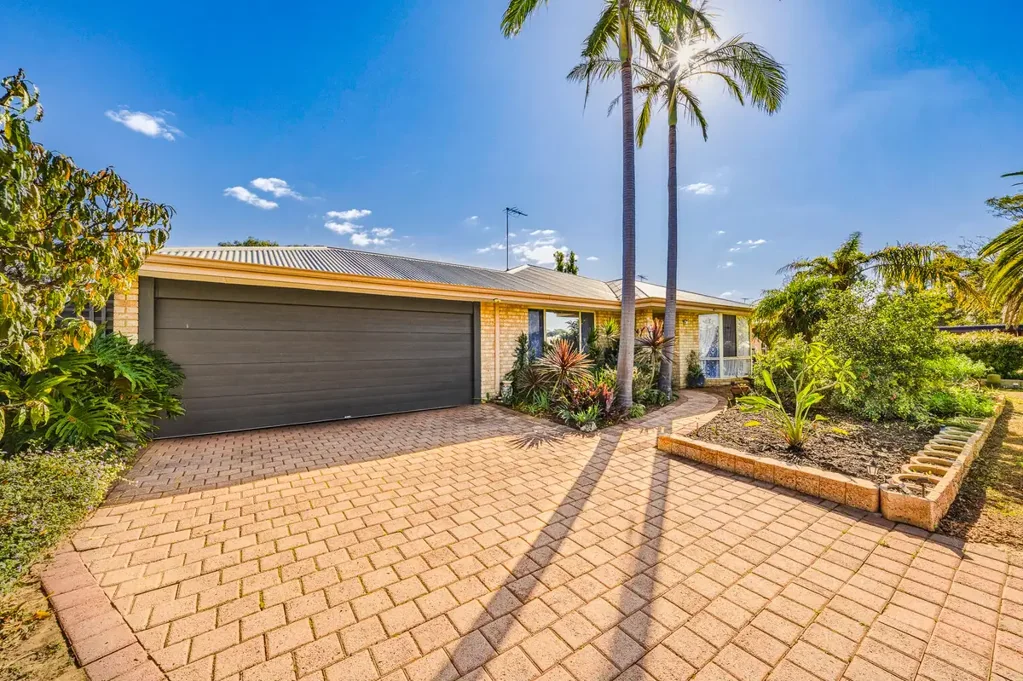Greenfields 6房  Two Homes, One Incredible Lifestyle Opportunity!