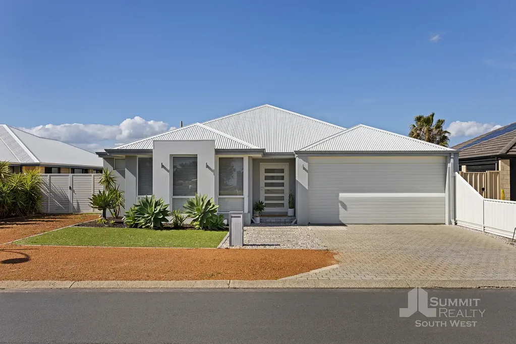 Dalyellup 4房  Modern Coastal Living just 400m from the Beach!