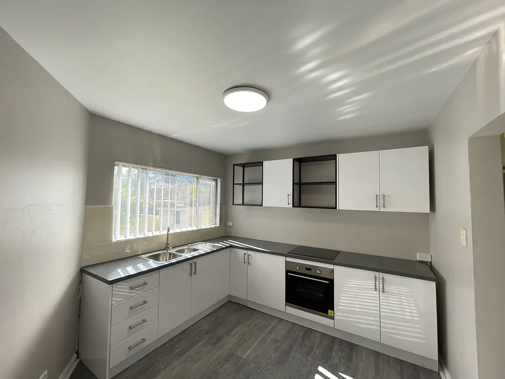 Modern 2 Bedroom unit offering comfort and convenience