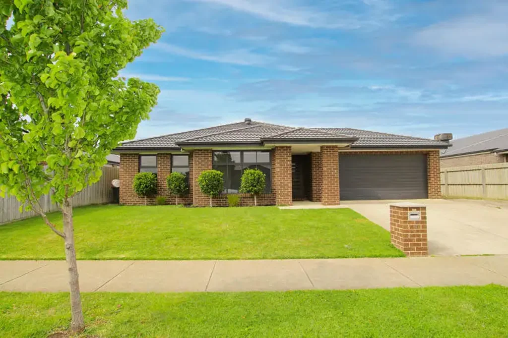 Warrnambool 3બેડરૂમ Double Bay Shed - Side Access - Russell Creek Estate!