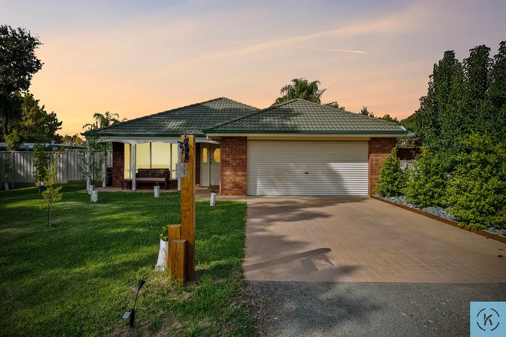 Tocumwal 3ਬੈੱਡਰੂਮ Elegant Family Home in a Sought-After Location