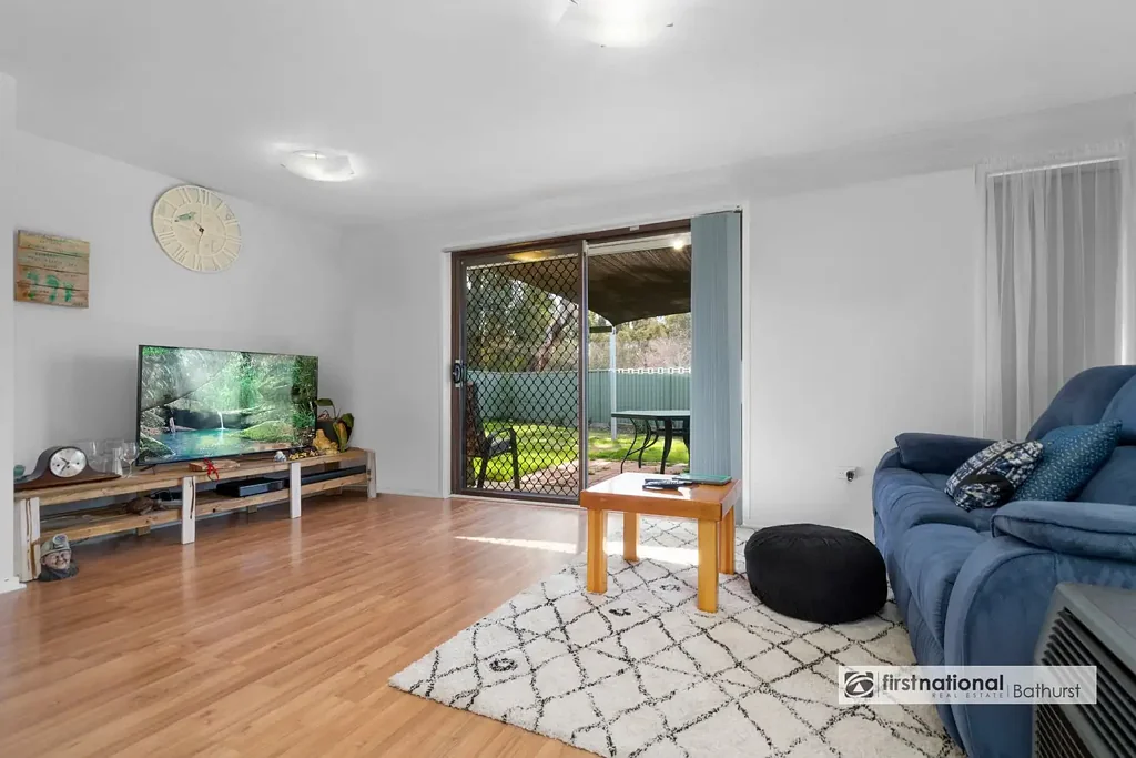 Neat and Tidy Two Bedroom Unit