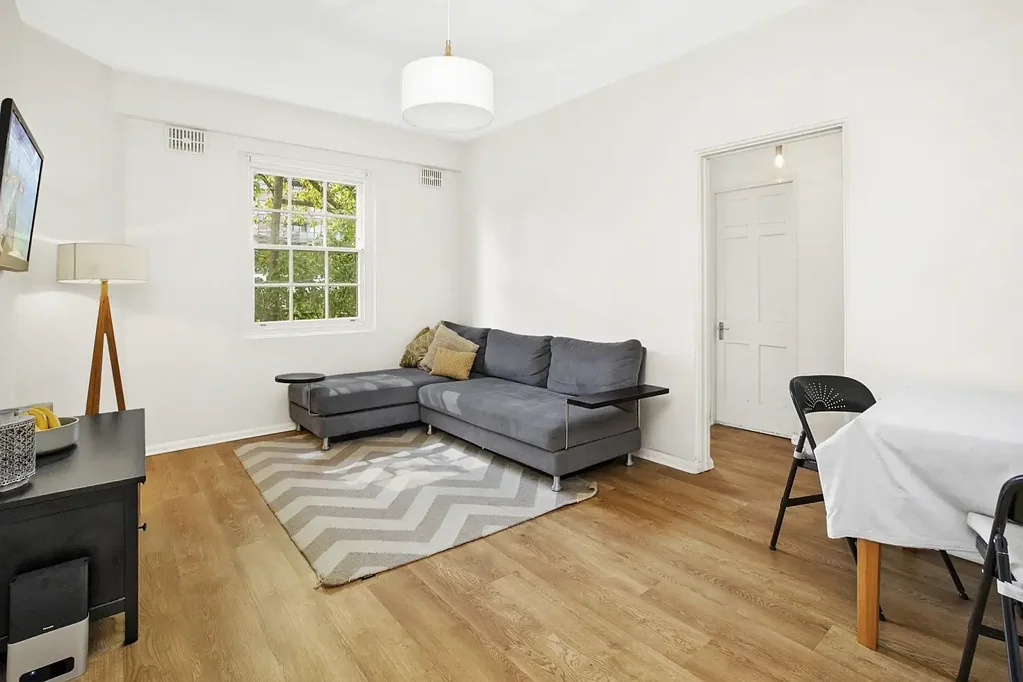 BOUTIQUE STYLE ONE BEDROOM APARTMENT