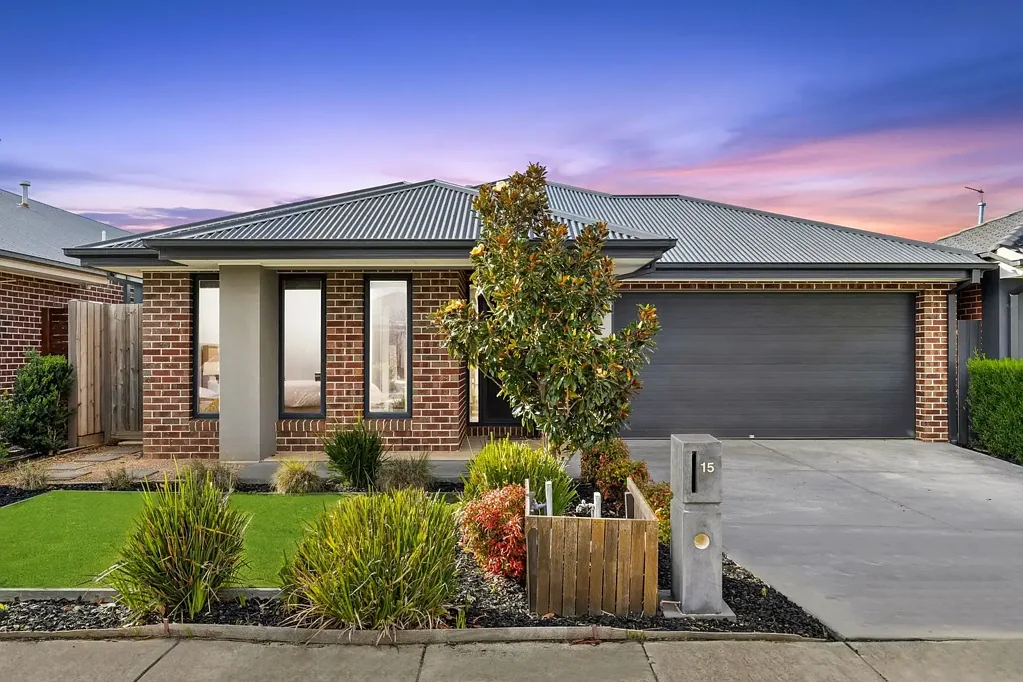 15 Burgess Avenue, Armstrong Creek, VIC 3217