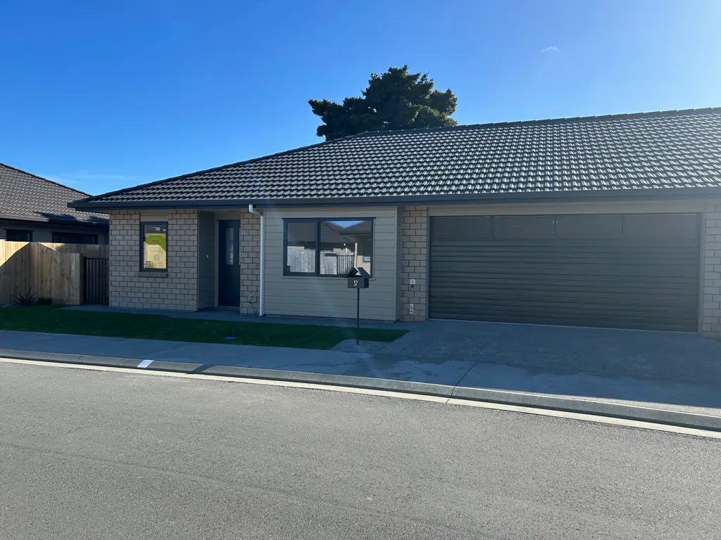 Otaki 2Kwarto Last New Double Garage   Units BEO $650,000.00
