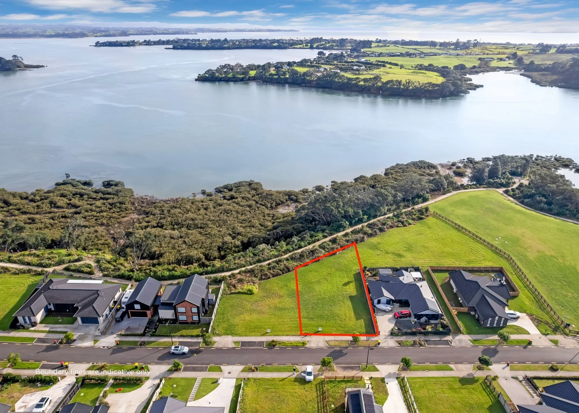 Glenbrook Premium waterfront - Two storey potential