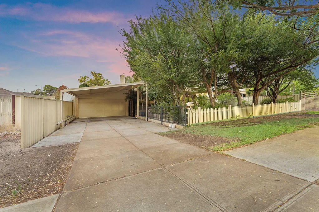 4 Coolbellup Avenue, Coolbellup, WA 6163
