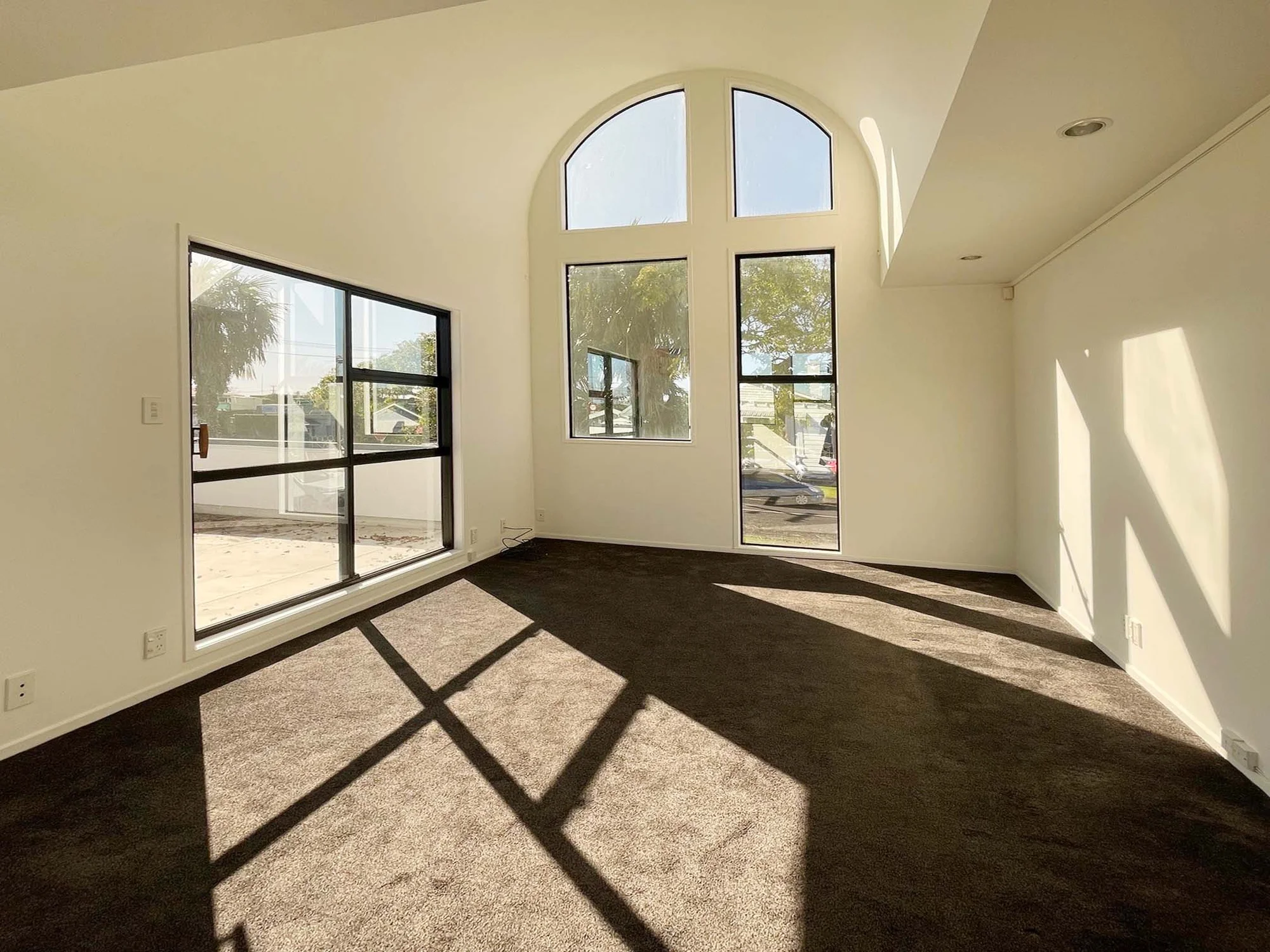 Bright & Spacious 3-Bedroom Apartment in Papakura Central