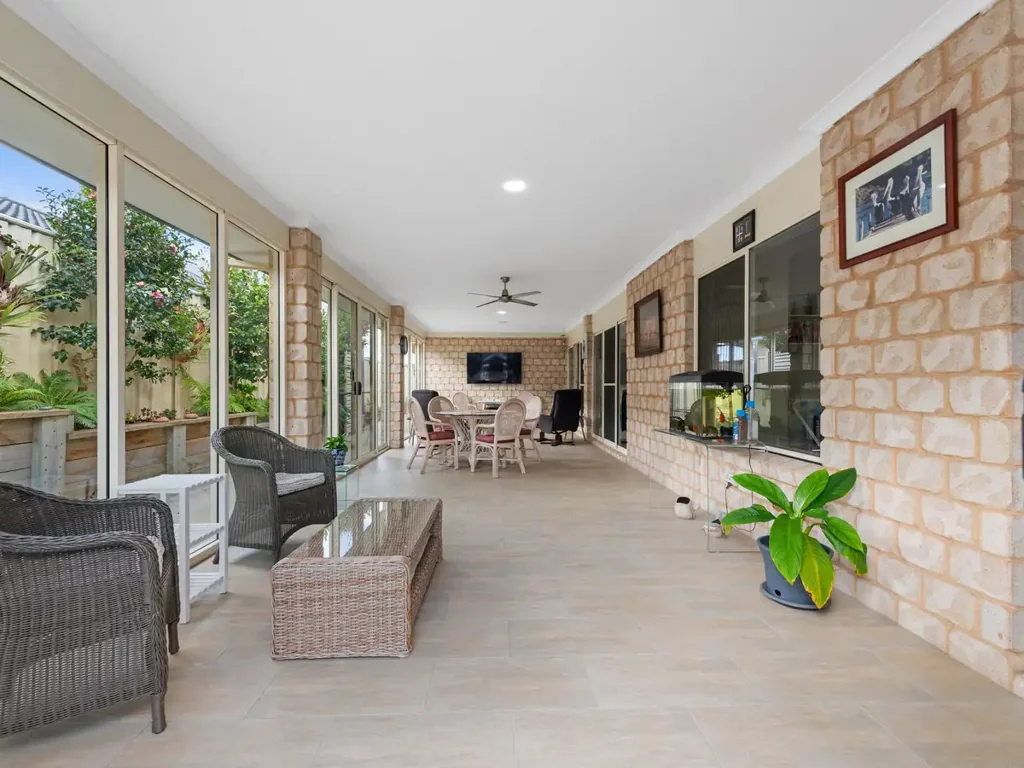 Lake Bunga 3 Bedroom Beautifully Presented at Lake Bunga Beach