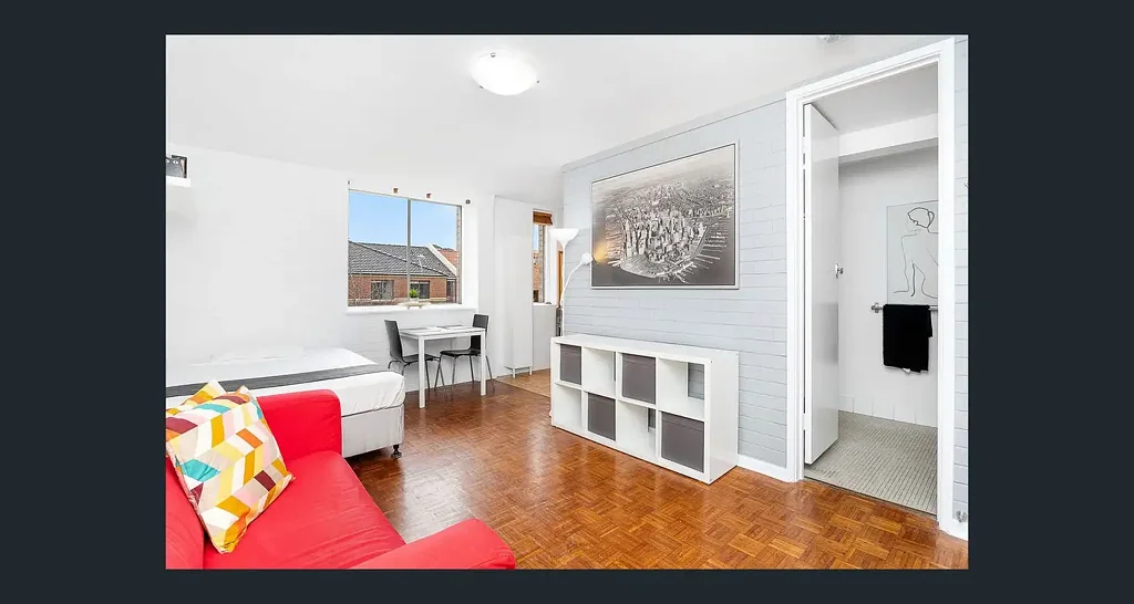 One bedroom, one bathroom fully furnished and fully equipped unit in excellent location. can long term or short term lease   Complex Features:  • Free