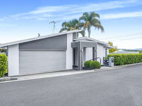 Rototuna 3房  Executive Living With Designer Style