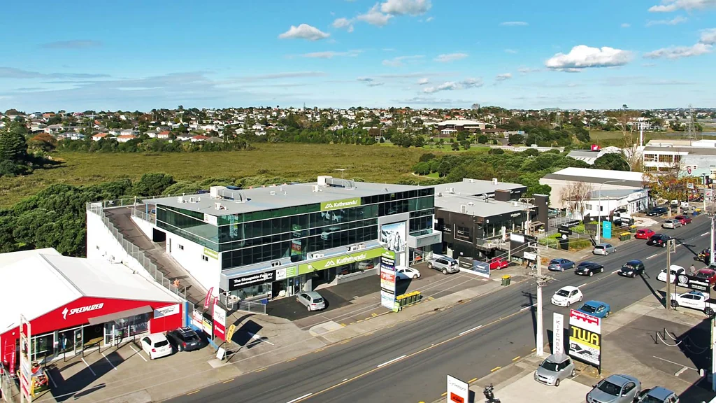 Takapuna BARRYS POINT OFFICE WITH VIEWS!