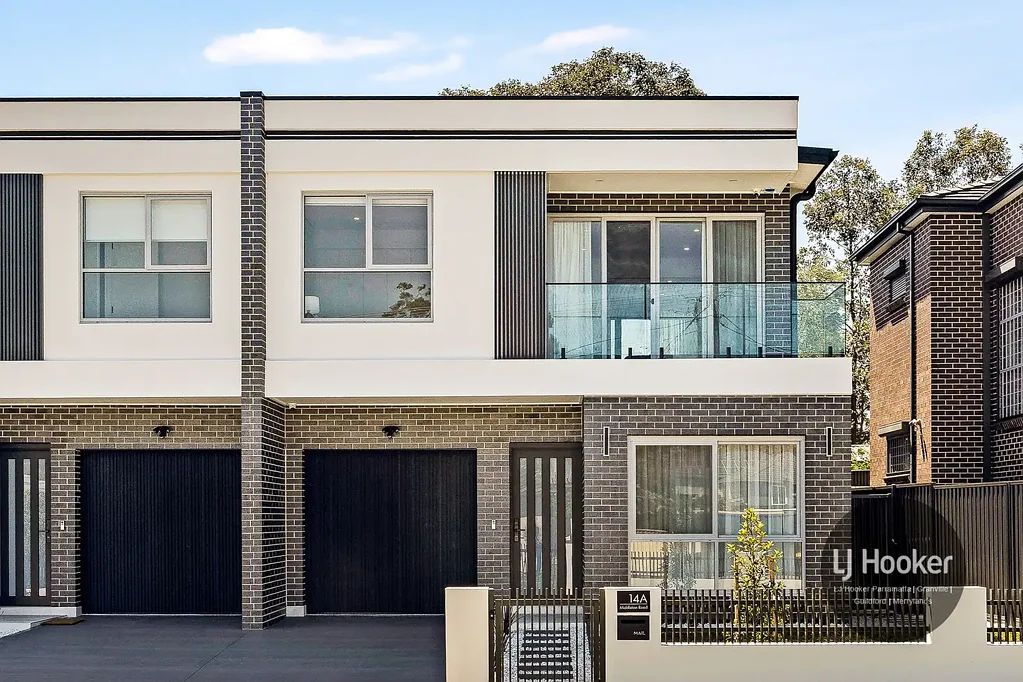 Chester Hill 6 Slaapkamer Brand New Ultra Modern Duplex with High-End Finishes in a Convenient Location