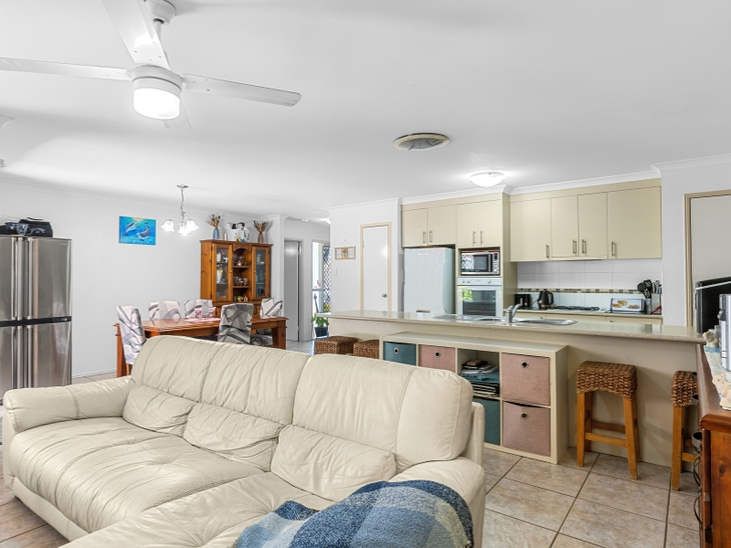 194 QUEEN ELIZABETH DR, COOLOOLA COVE QLD 4580, 0 Kuwarto, 0 Banyo, House