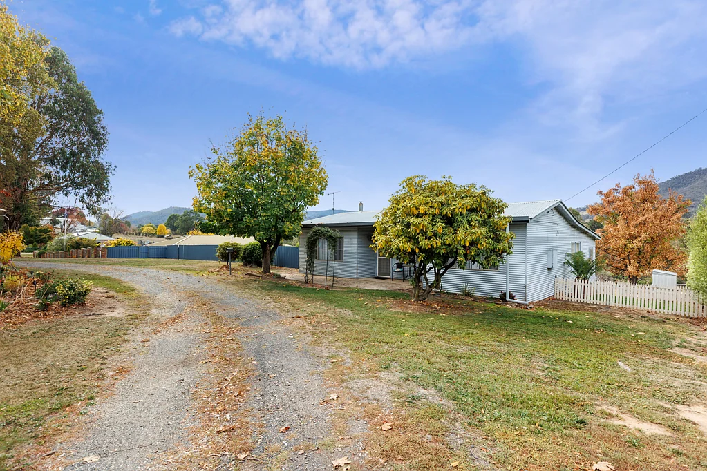 Tumbarumba 3Moenga The Size Will Surprise