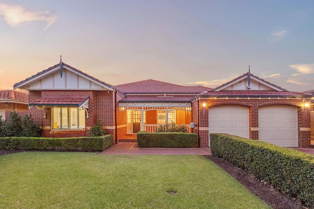 Eden Hill 5 Bedroom Pure park-side opulence.