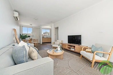 ਰਹਿਣ ਵਾਲਾ ਕਮਰਾ - Unit 9/47 CARROLL CRESCENT, GLEN IRIS