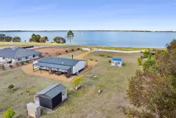 15 Frontage Road, Lake Bolac