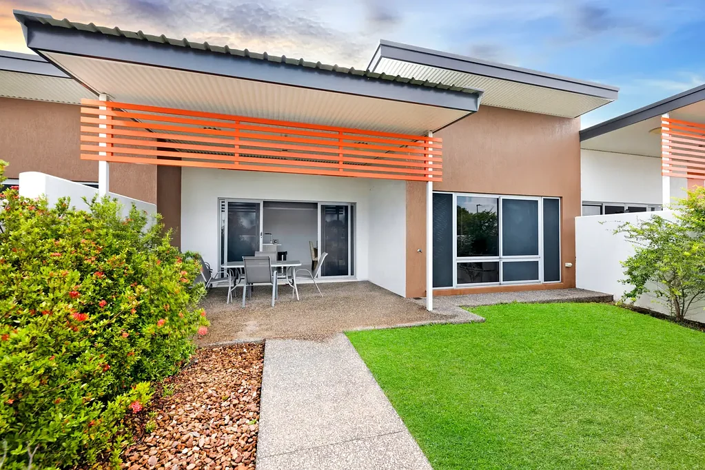 2/12 George Street, Johnston, NT 832