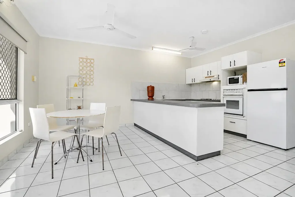 Marrara 2房  Smart Investment Opportunity Just Steps From the Golf Course!