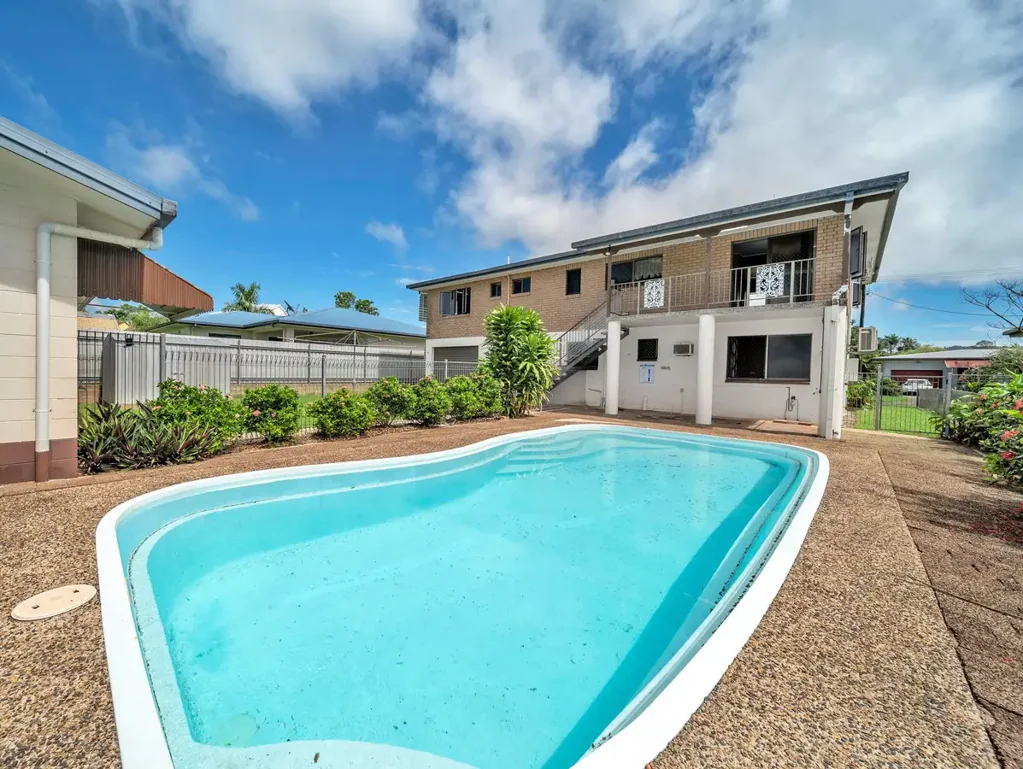Innisfail Estate 4房  Welcome to your dream home on Seymour Street in the charming Innisfail Estate.