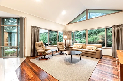 35 Sweeneys Lane, Eltham, VIC 3095, 5房, 2浴, House