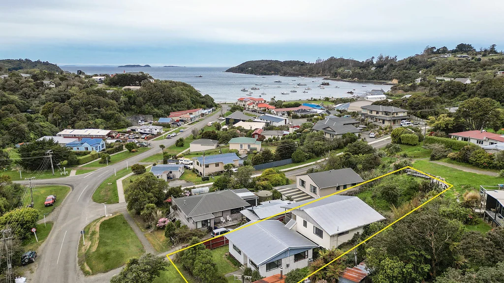 33 Main Road, Stewart Island, Southland