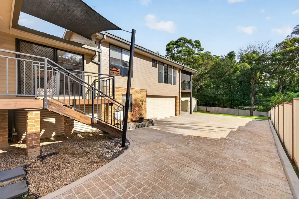 Berkeley Vale 4 Slaapkamer Huge 815.7m2 Lot Loaded With Potential – Gorgeous Family Home With Room For Everyone