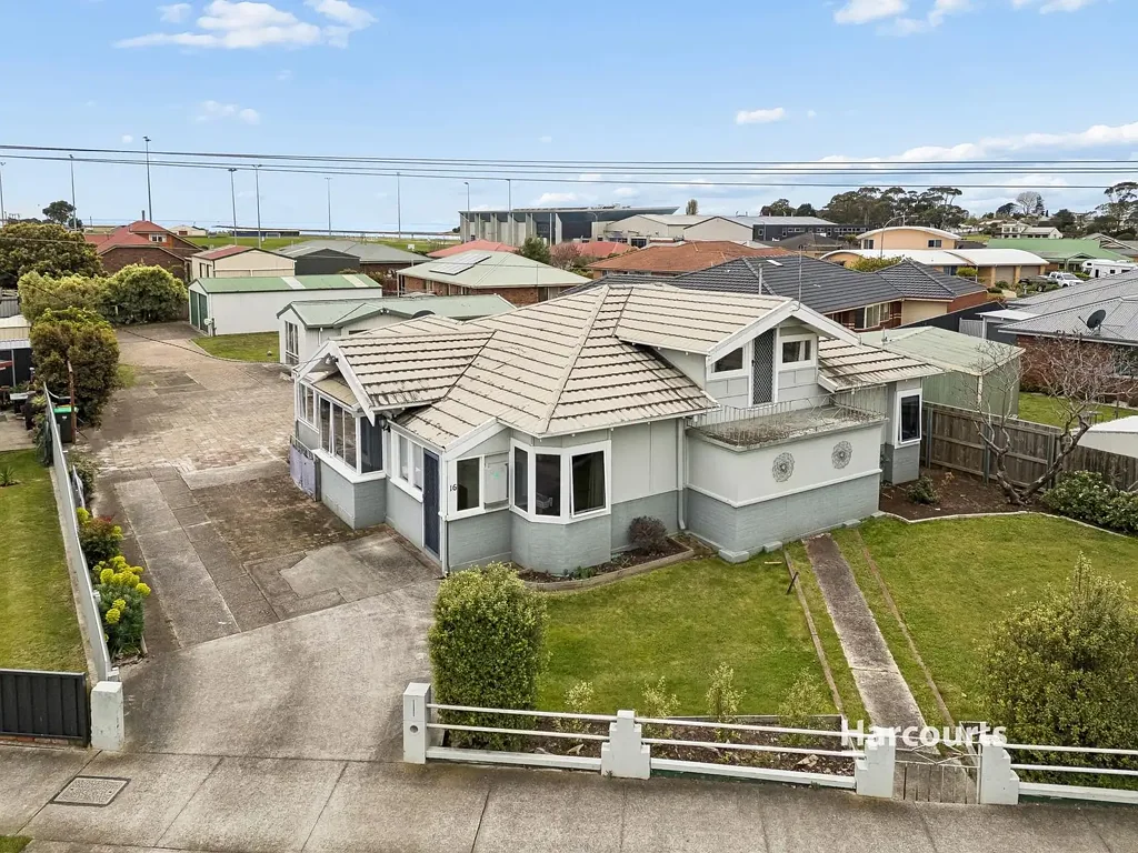 West Ulverstone 3कमरा Character Home on a Standout Block!
